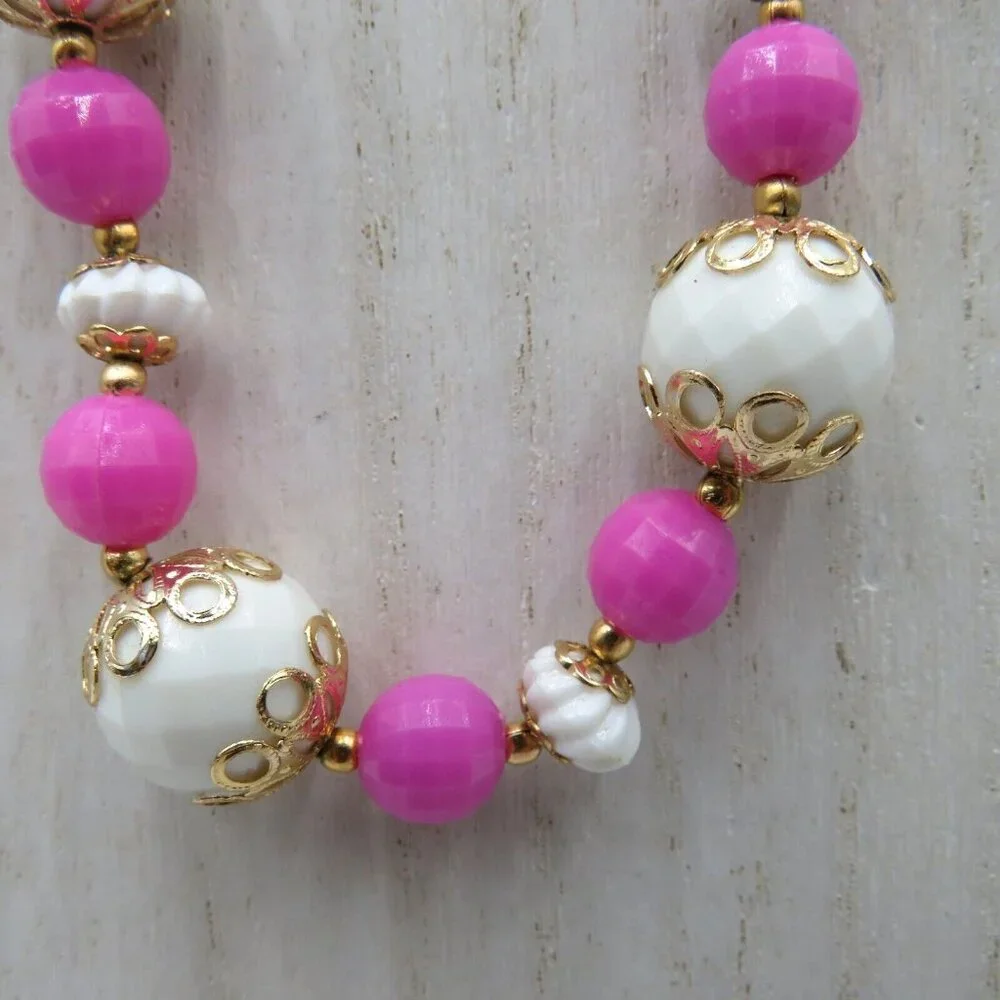 Hong Kong Necklace 24